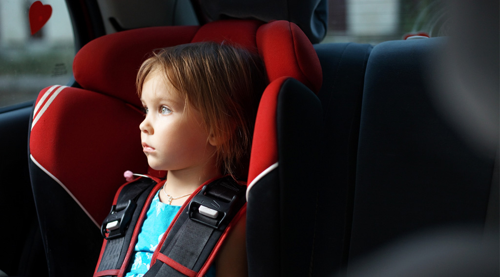 Seggiolini auto: regole e normativa per la sicurezza dei bambini